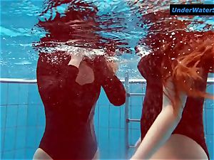2 super hot teenagers underwater